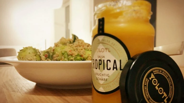 Middle East meets Mexico - Gemüse Couscous mit der Salsa Tropical von YOLOTL - Mexikanische Salsa Chili Sauce - fruchtig scharf mit Ananas und Habanero